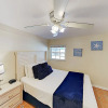 Отель Beachside W/ Patio - Walk 3 Minutes To Waves 1 Bedroom Condo, фото 7