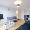 Отель ✰Spacious & Modern 2 Bed Apt, 5 Mins from Leeds!, фото 1