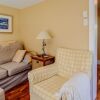 Отель Lovely LacBrome 3 Bdrm Lakefront Cottage, фото 5