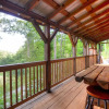 Отель Moonshiner's Hideaway 2 Bedroom Cabin by Redawning, фото 3