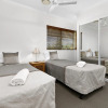 Отель Beautiful North Facing River Views at Noosaville - Unit 4 Riverside 235 Gympie Tce, фото 3