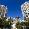 Отель Bel Air on Broadbeach в Голде-Косте