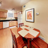 Отель Charming Unit D - 2 Br Duplex, фото 10