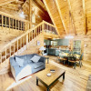 Отель Willow Creek 2 Bedroom Cabin by Redawning, фото 7