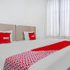 Отель OYO 90494 Stariez Residence Karawaci, фото 5