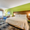 Отель Holiday Inn Express & Suites Dallas NW - Farmers Branch, an IHG Hotel, фото 3