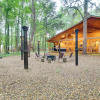 Отель Broken Bow Cabin w/ Hot Tub, Near Choctaw Casino!, фото 7