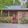 Отель Romantic Gatlinburg Cabin w/ Hot Tub & Pool Access, фото 14