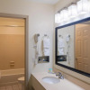 Отель Cottonwood Suites Savannah Hotel & Conference Center, фото 8