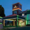 Отель La Quinta Inn & Suites by Wyndham Latham Albany Airport в Латеме