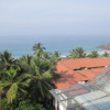 Отель Gokulam Grand Turtle On The Beach, фото 19