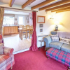 Отель Host Stay Honeysuckle Cottage, фото 3