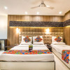 Отель FabHotel Kiran Inn Tukoganj, фото 5