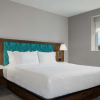 Отель Hampton Inn & Suites by Hilton Toronto Downtown, фото 6