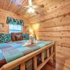 Отель Mountain Mist - Two Bedroom Cabin, фото 20