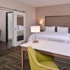 Отель Hampton Inn & Suites Dallas Market Center, фото 5