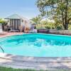 Отель Stunning 6-bed Private Villa With Pool Near Venice, фото 13