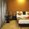 Отель OYO Premium in Green Park Main Market, фото 3