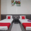 Отель RedDoorz near Radin Intan Airport Lampung 2, фото 6