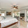 Отель Classic Siesta Key Beachfront Home, фото 4