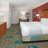 Отель La Quinta Inn by Wyndham Cheyenne, фото 31
