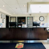 Отель Super 8 by Wyndham Grande Prairie, фото 2