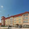 Отель La Quinta Inn & Suites by Wyndham Allen at The Village, фото 1