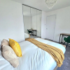 Отель Family Home with Free Parking, фото 1