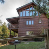 Отель Wilderness Lodge, 3 Bedrooms, Loft, Hot Tub, Sleeps 14, фото 1