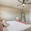 Отель Stunning Townhome ~ 5 Mi to Dtwn Columbia!, фото 5