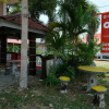 Отель OYO 44005 Senangin Resort and Cafe, фото 17