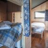 Отель Worms Head - Safari Glamping Tent - Llangennith в Суонси