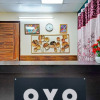 Отель OYO 85695 Royal Hotel, фото 12