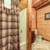Отель Whispering Secrets - One Bedroom Cabin, фото 2