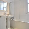 Отель 3 Bedroom Apartment in Clapham North, фото 8