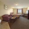 Отель Super 8 by Wyndham Fort Saskatchewan, фото 2