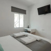 Отель Comfy 3 Bedroom near City Center, фото 6