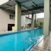Отель High Livin Apartment Asia Afrika, фото 12