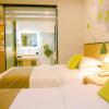 Отель Vatica Fuyang Linquan County Jiangziya Square Hotel, фото 2