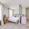 Отель Beautiful Pink Studio For 2 in Heart of Vanves, фото 3