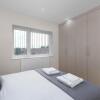 Отель Oxford Rd 2 Bed Serviced Apartment 06 with Parking, Reading, фото 8