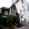Отель Okinawa Guest House в Янгоне