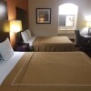 Отель Executive Inn & Suites, фото 8