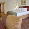 Отель Holiday Inn Express & Suites Bradenton West, an IHG Hotel в Брадентоне