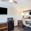 Отель Oceanside Inn & Suites, a Days Inn by Wyndham, фото 4