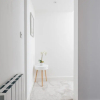 Отель Contemporary Two Bedroom Duplex - Secluded Residence with Parking in a Prime Central Location, фото 8