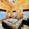 Отель Picture Perfect 2 Bedroom Cabin by RedAwning, фото 2