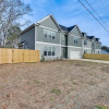 Отель Charming Charlotte Townhome: 6 Mi to Downtown!, фото 16