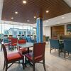 Отель Holiday Inn Express & Suites Milwaukee - Brookfield, an IHG Hotel, фото 11