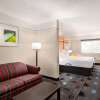 Отель Days Inn by Wyndham Kansas City International Airport, фото 7